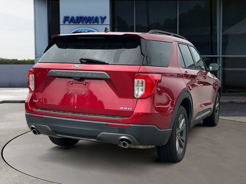 Used 2022 Ford Explorer XLT w/ Equipment Group 202A AWD/4WD image 7