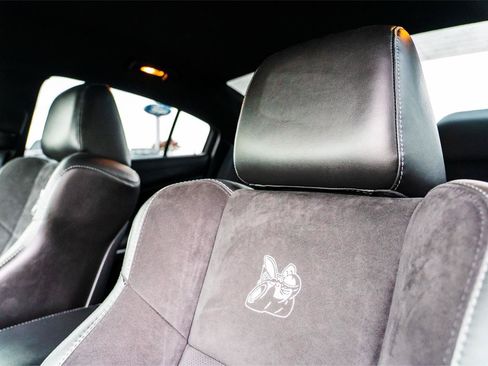 Used 2019 Dodge Charger Scat Pack w/ Dynamics Package RWD image 10
