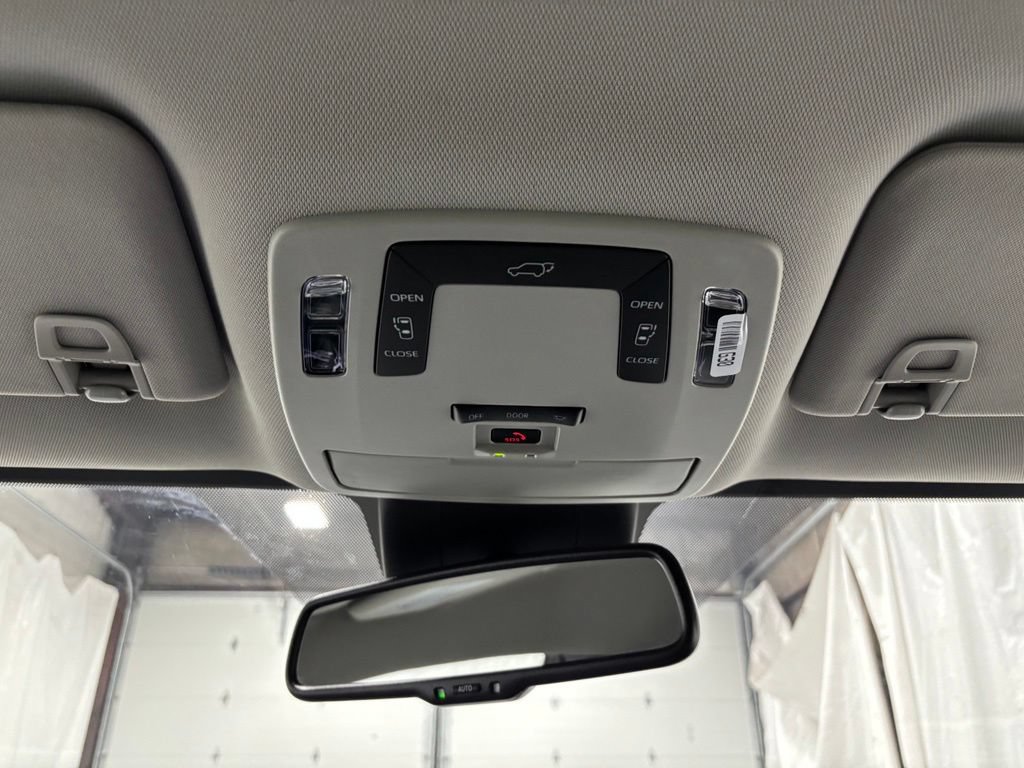 Used 2026 Toyota Sienna LE AWD/4WD image 43