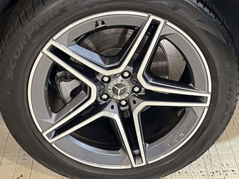 Used 2025 Mercedes-Benz GLS 450 4MATIC image 13