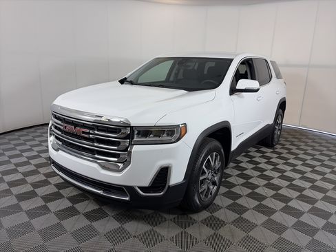 Certified 2023 GMC Acadia SLE FWD image 3
