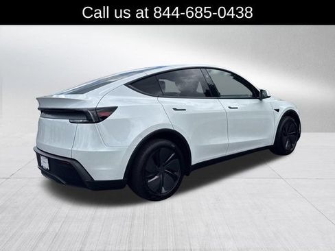Used 2026 Tesla Model Y 2WD image 5