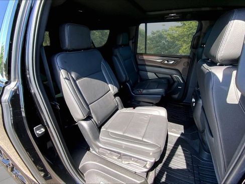 Used 2022 GMC Yukon XL Denali AWD/4WD image 24
