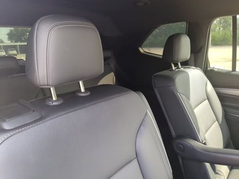 Used 2025 Buick Enclave Preferred FWD image 20
