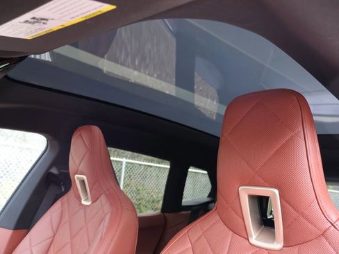 Used 2023 BMW iX xDrive50 w/ Sport Package image 18