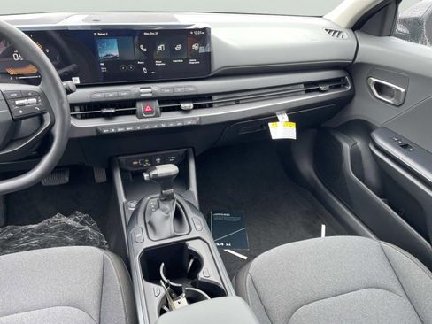 New 2025 Kia K4 LX image 14