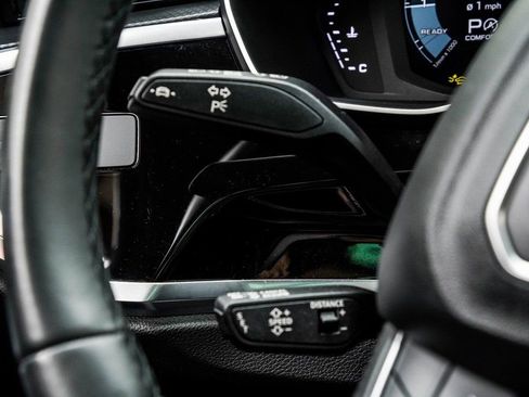 Used 2025 Audi Q3 2.0T Premium image 34