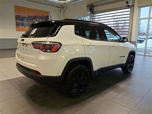 Used 2020 Jeep Compass Latitude image 6