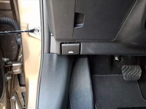 Used 2025 Nissan Kicks S image 16