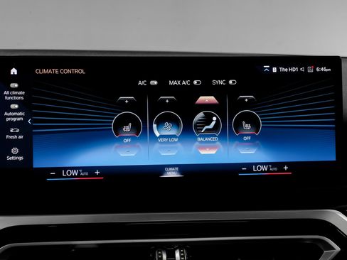 Used 2023 BMW 230i Coupe w/ M Sport Package RWD image 27