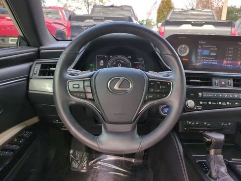 Used 2022 Lexus ES 300h image 15