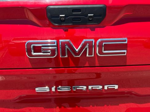 Used 2021 GMC Sierra 1500 AT4 w/ AT4 Premium Package AWD/4WD image 12