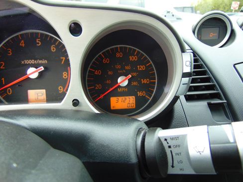 Used 2007 Nissan 350Z Enthusiast w/ Cargo Convenience Pkg RWD image 14