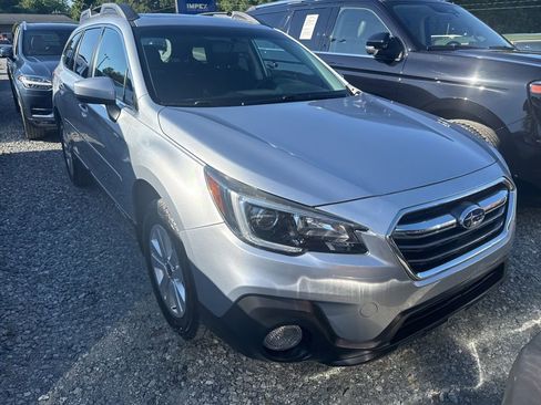 Used 2018 Subaru Outback 2.5i Premium AWD/4WD image 2