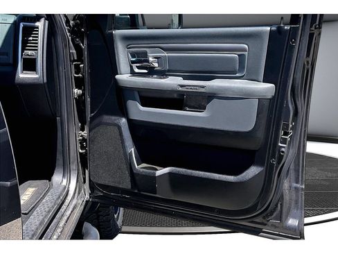 Used 2016 RAM 1500 Classic SLT AWD/4WD image 46