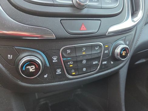 Used 2019 Chevrolet Equinox Premier FWD image 16