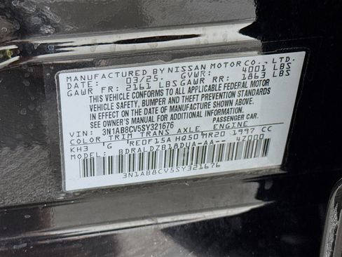 Used 2025 Nissan Sentra SV FWD image 39