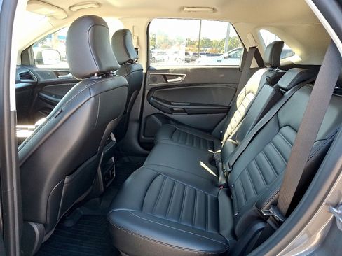 Used 2024 Ford Edge SEL w/ Convenience Package image 10