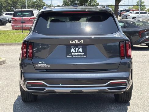 Used 2023 Kia Sorento S FWD image 5
