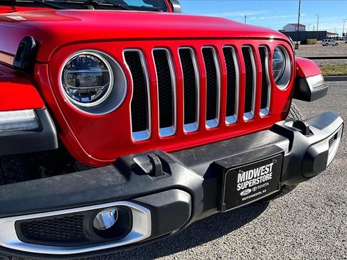 Used 2020 Jeep Wrangler Unlimited Sahara image 25