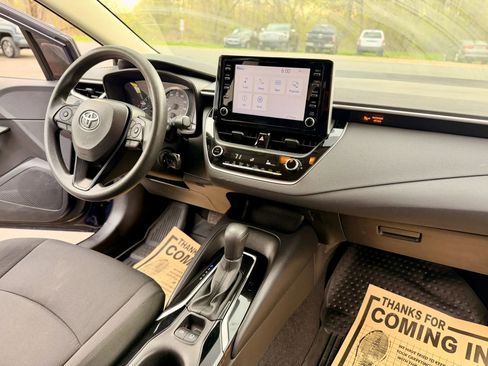 Used 2020 Toyota Corolla LE FWD image 31