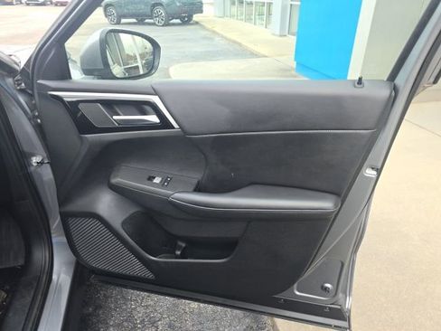 Used 2024 Mitsubishi Outlander SE image 46