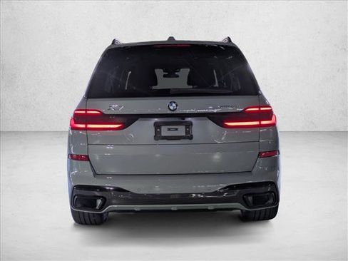 Used 2024 BMW X7 xDrive40i w/ M Sport Package AWD/4WD image 6