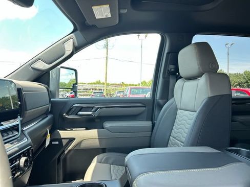 New 2026 Chevrolet Silverado 2500 ZR2 w/ LPO, Dark Essentials Package AWD/4WD image 32
