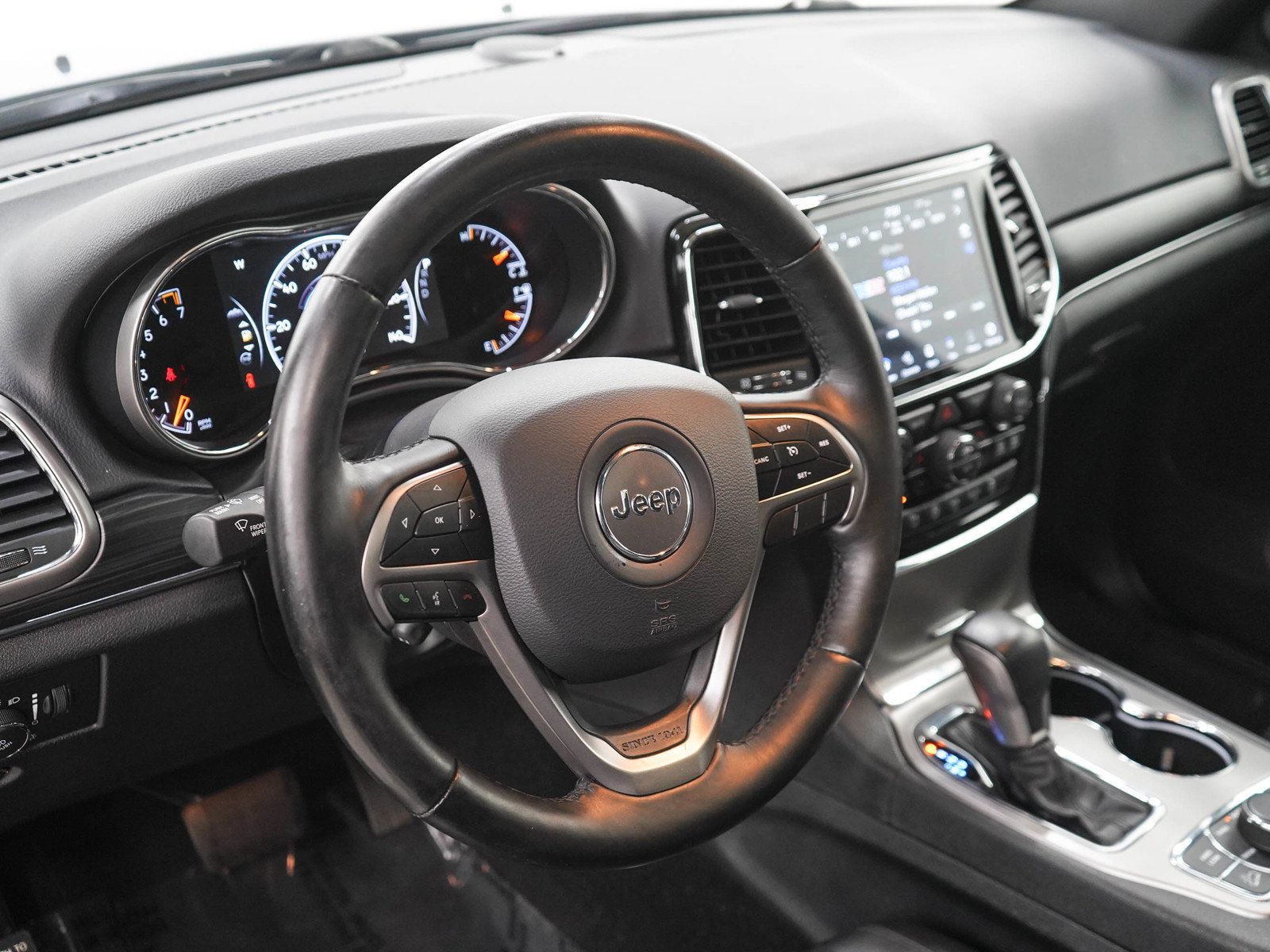 Used 2020 Jeep Grand Cherokee Limited w/ Luxury Group II AWD/4WD image 21