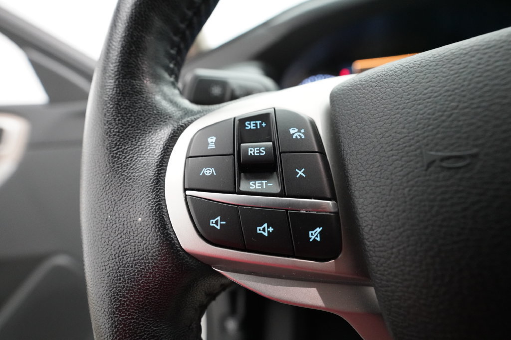 Used 2021 Ford Explorer XLT w/ Equipment Group 202A AWD/4WD image 18