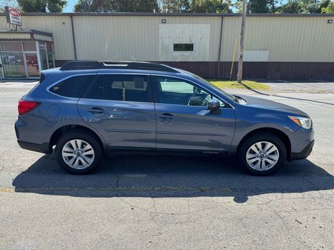 Used 2015 Subaru Outback 2.5i Premium image 4