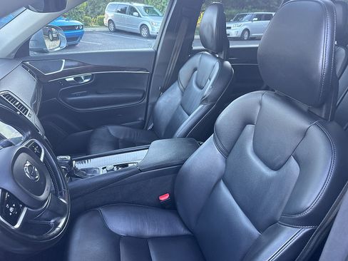 Used 2018 Volvo XC90 T5 Momentum w/ Convenience Package AWD/4WD image 31