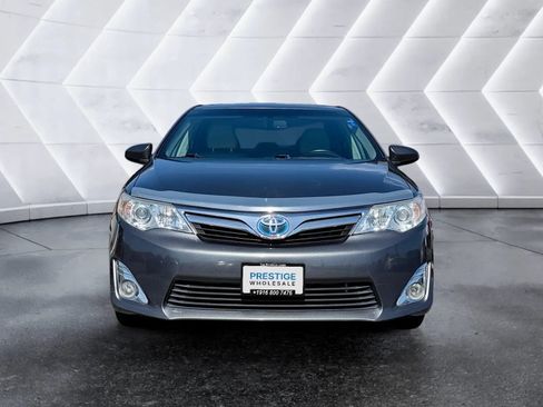 Used 2014 Toyota Camry XLE w/ Leather Package FWD image 2