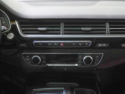 Used 2018 Audi Q7 3.0T Prestige w/ Prestige Package image 30