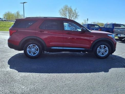 Certified 2024 Ford Explorer XLT w/ Equipment Group 202A AWD/4WD image 6