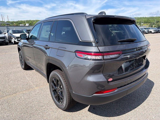 New 2026 Jeep Grand Cherokee Altitude AWD/4WD image 5