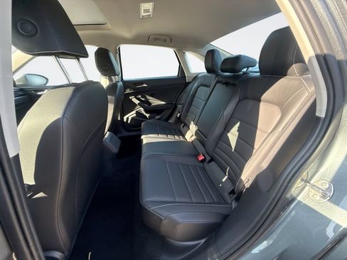Used 2024 Volkswagen Jetta SE FWD image 22