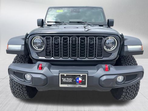 Used 2024 Jeep Wrangler Unlimited Rubicon w/ Technology Group AWD/4WD image 2