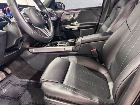 Used 2023 Mercedes-Benz GLB 250 image 17