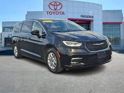 Used 2024 Chrysler Pacifica Touring-L