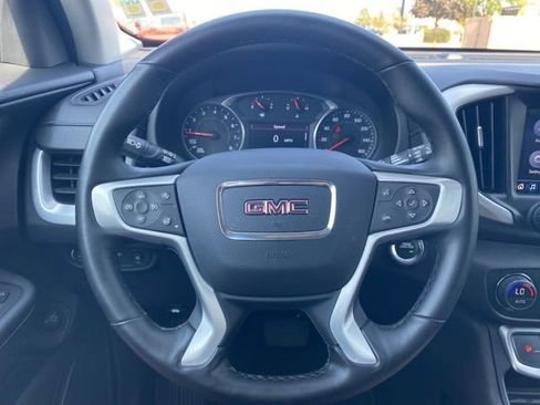 Used 2024 GMC Terrain SLT image 30