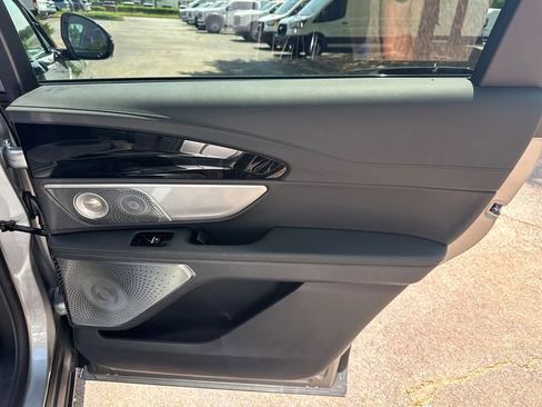 New 2026 Lincoln Nautilus Reserve AWD/4WD image 19