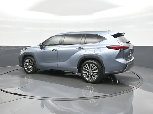 Used 2020 Toyota Highlander Platinum AWD/4WD image 5
