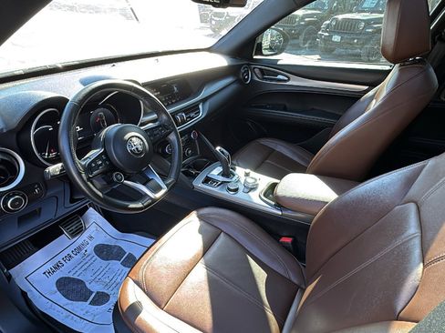 Used 2024 Alfa Romeo Stelvio Ti image 15
