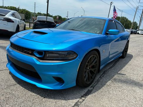 Used 2019 Dodge Charger Scat Pack RWD image 2