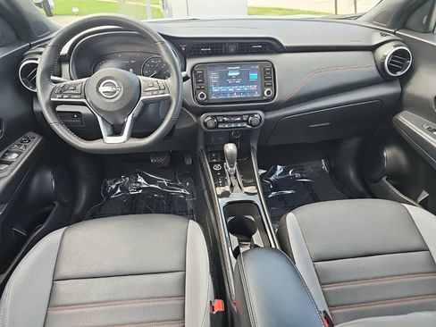 Used 2024 Nissan Kicks SR w/ SR Premium Package FWD image 3
