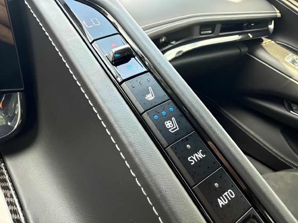 Used 2023 Chevrolet Corvette Z06 RWD image 22