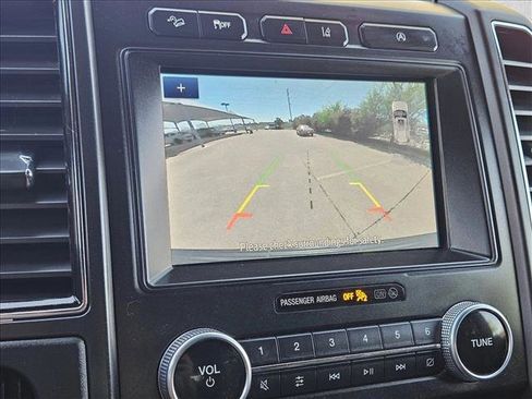 Used 2021 Ford Expedition Limited image 15