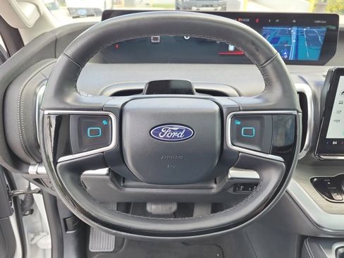 Certified 2025 Ford Expedition Platinum AWD/4WD image 28