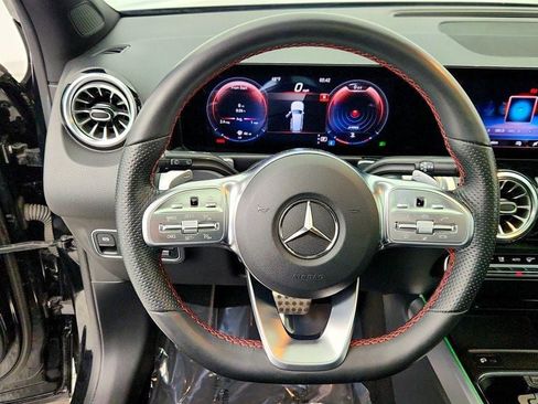 Used 2022 Mercedes-Benz GLB 250 GLB 250 SUV w/ AMG Line Packag image 14